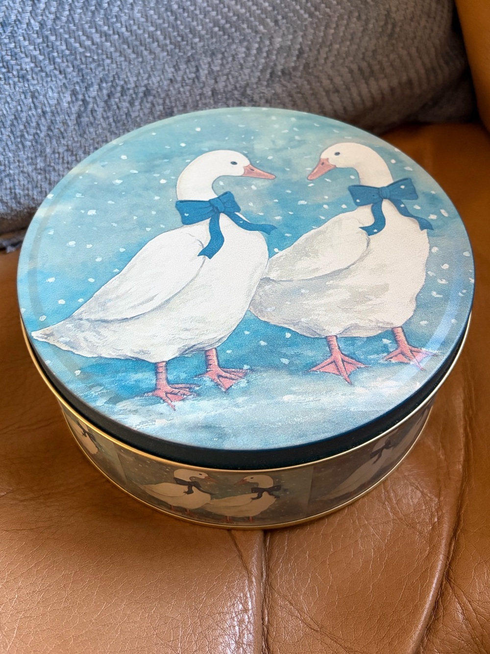 Vintage Goose Round Metallic Storage Tin